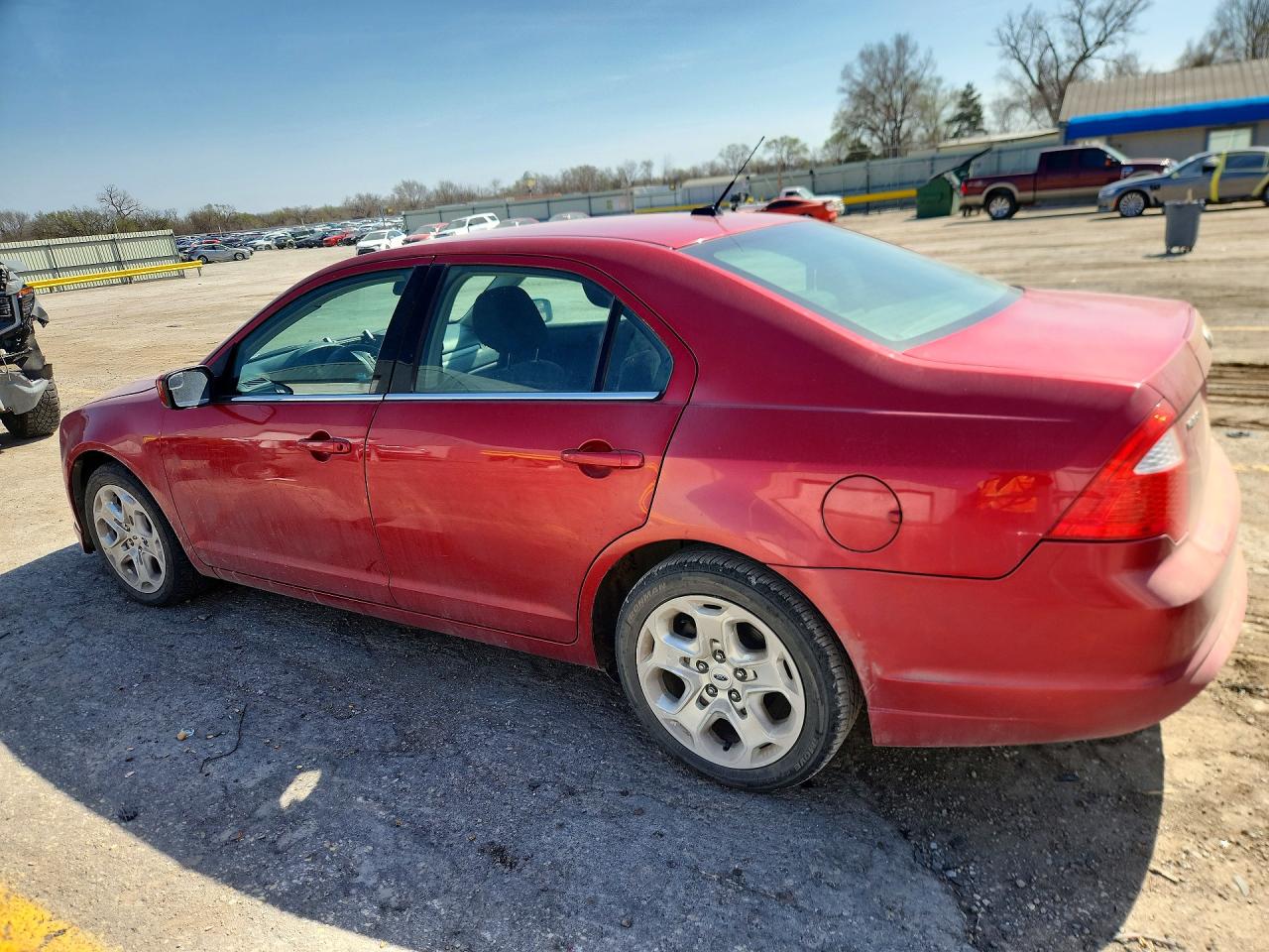 2011 FORD FUSION SE photo 2
