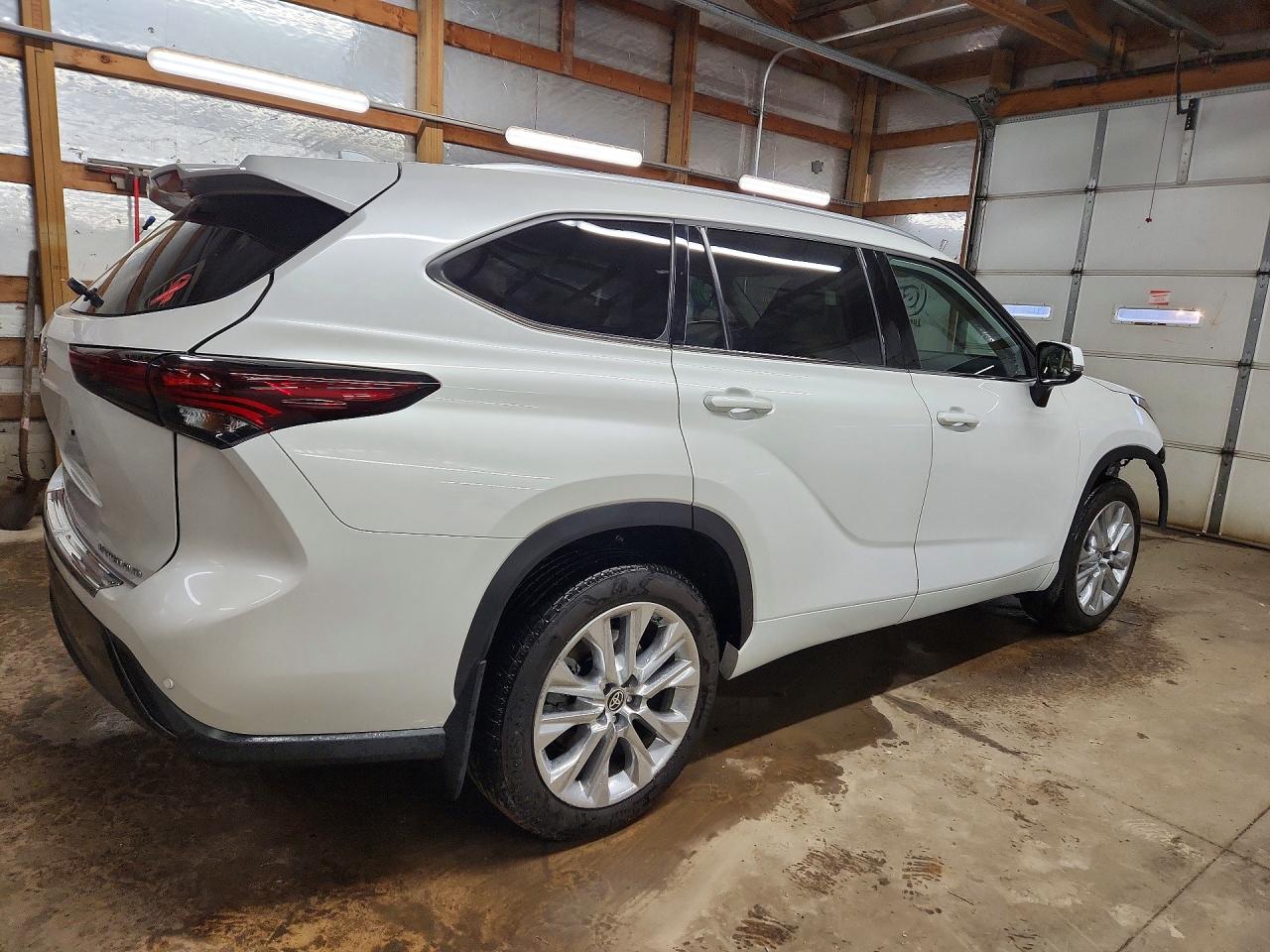 2024 TOYOTA HIGHLANDER LIMITED photo 3