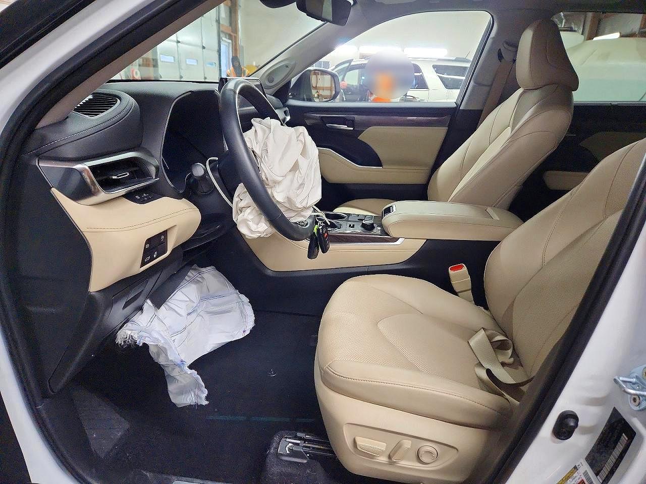 2024 TOYOTA HIGHLANDER LIMITED photo 7