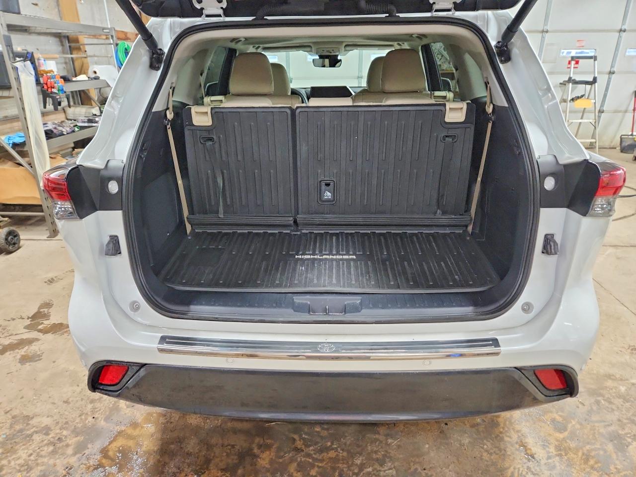 2024 TOYOTA HIGHLANDER LIMITED photo 6