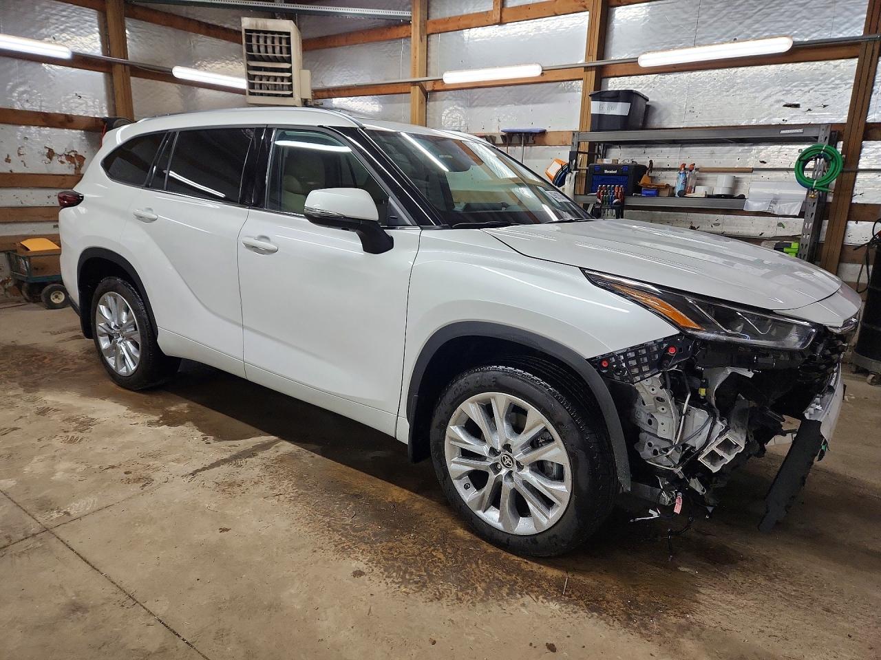 2024 TOYOTA HIGHLANDER LIMITED photo 4