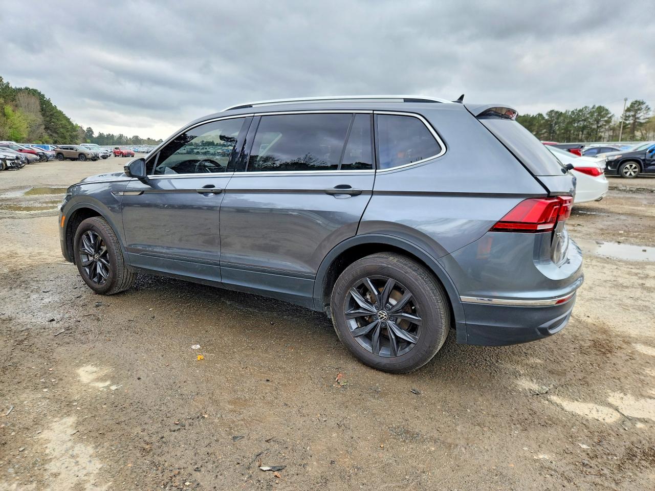 2024 VOLKSWAGEN TIGUAN SE photo 4