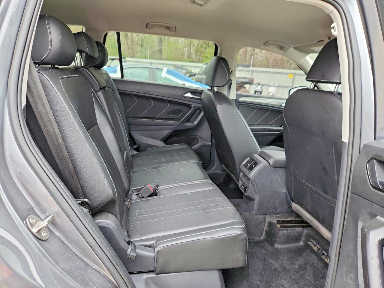 2024 VOLKSWAGEN TIGUAN SE photo 31