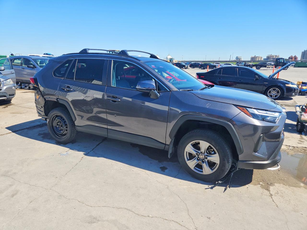2024 TOYOTA RAV4 XLE photo 7