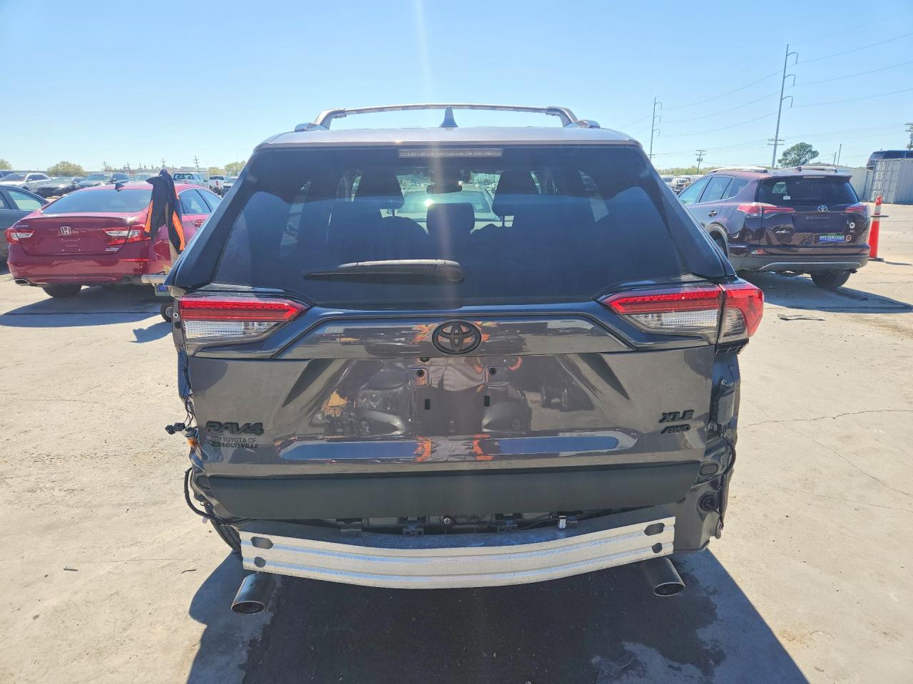 2024 TOYOTA RAV4 XLE photo 11