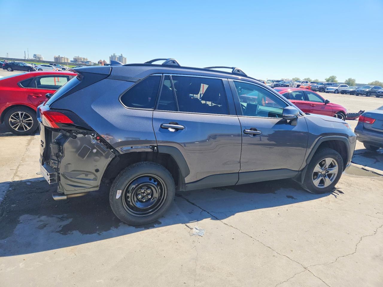 2024 TOYOTA RAV4 XLE photo 5