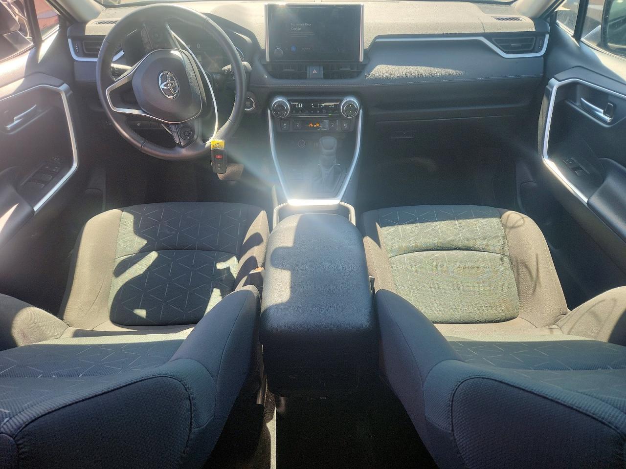 2024 TOYOTA RAV4 XLE photo 15