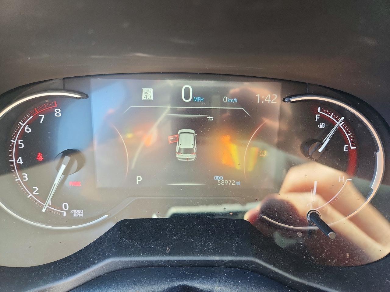 2024 TOYOTA RAV4 XLE photo 17