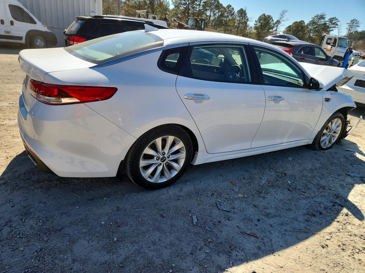 2018 KIA OPTIMA LX photo 3