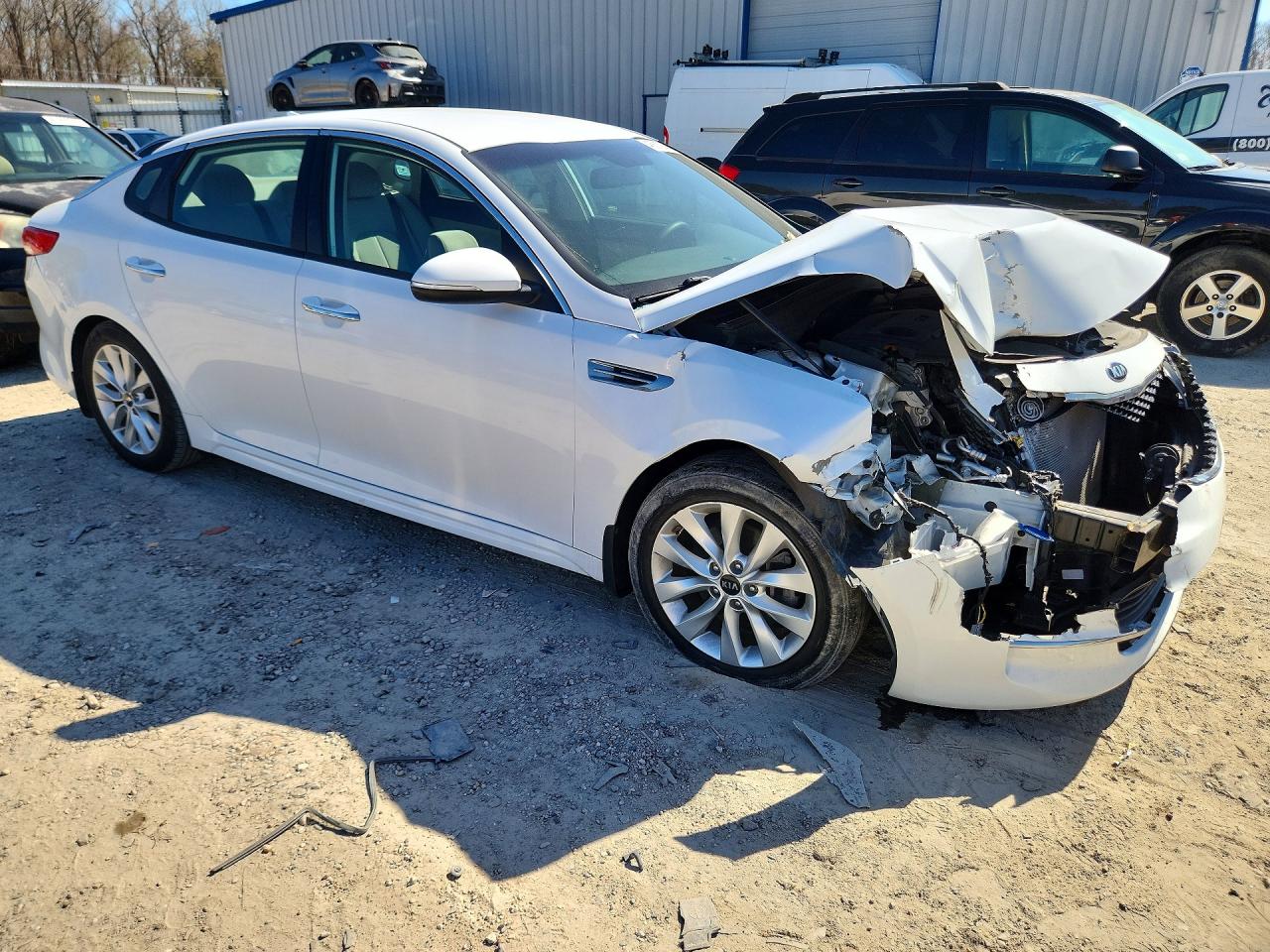 2018 KIA OPTIMA LX photo 4