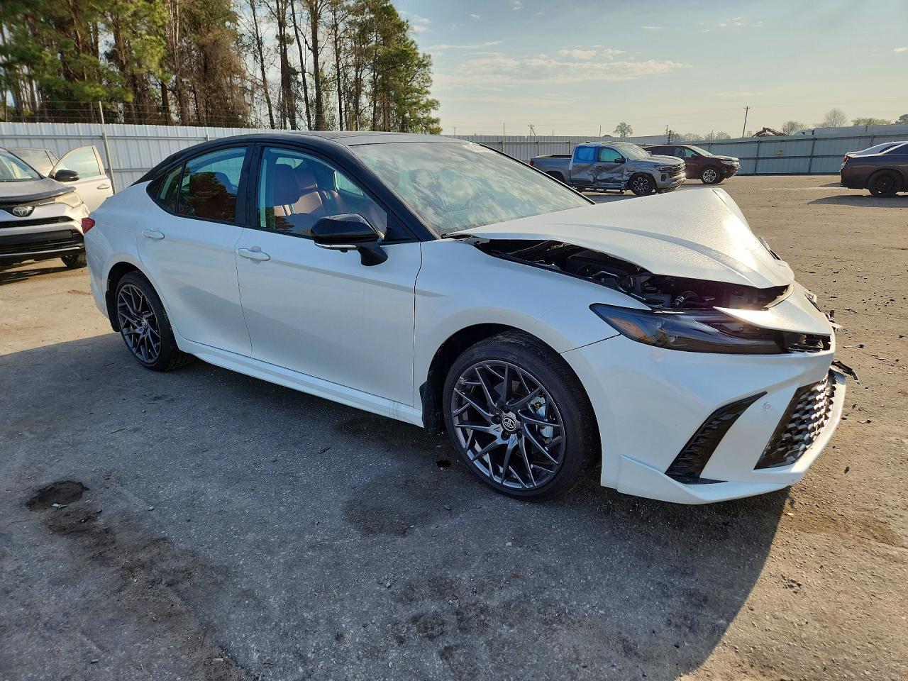 2025 TOYOTA CAMRY XSE photo 4