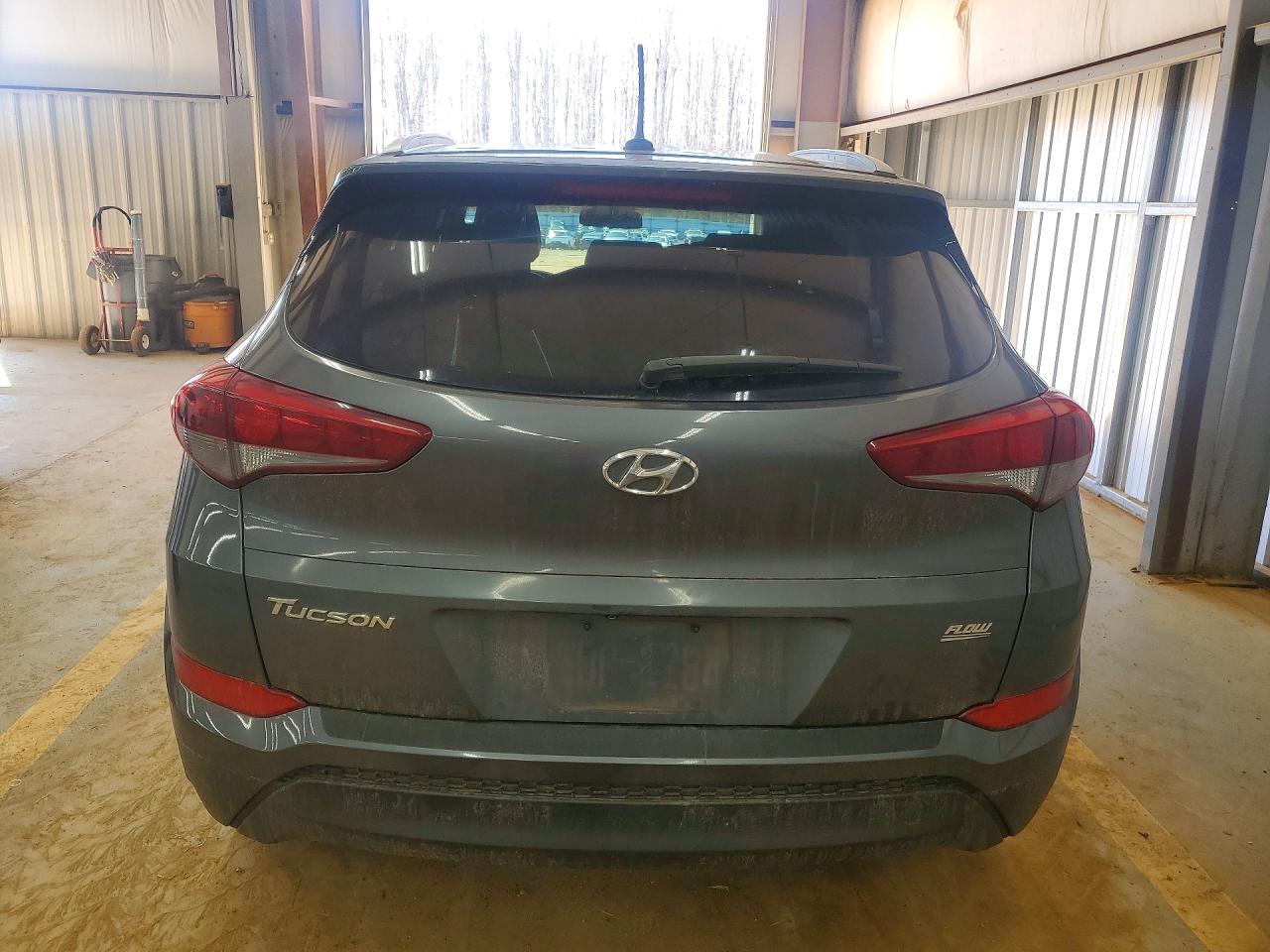 2017 HYUNDAI TUCSON SE photo 11