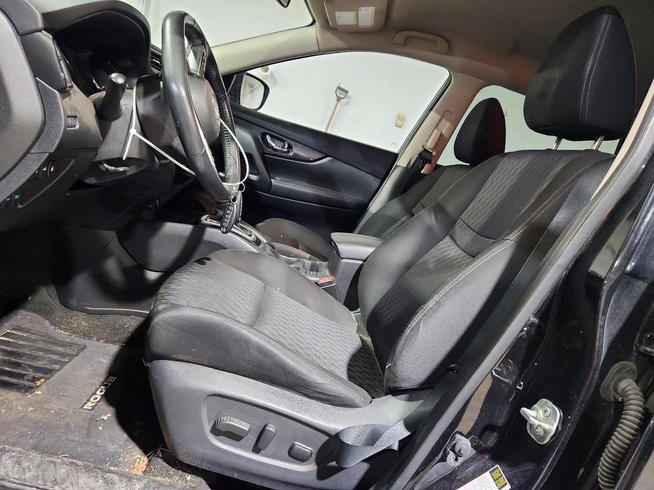 2020 NISSAN ROGUE SV photo 13