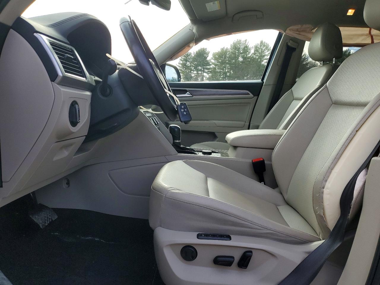 2018 VOLKSWAGEN ATLAS SEL photo 13