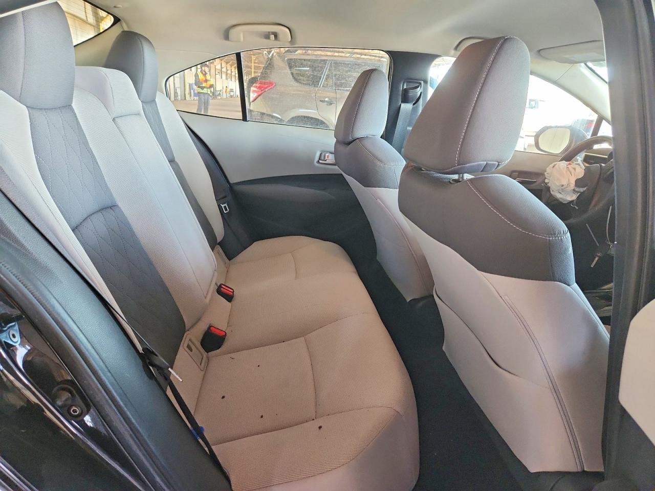 2020 TOYOTA COROLLA LE photo 10
