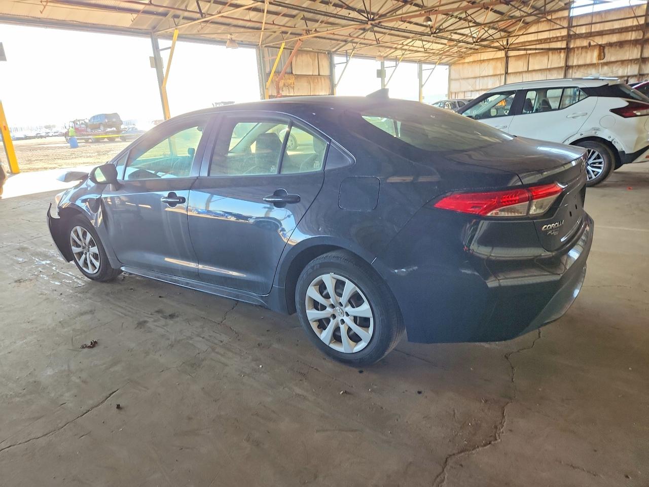 2020 TOYOTA COROLLA LE photo 2