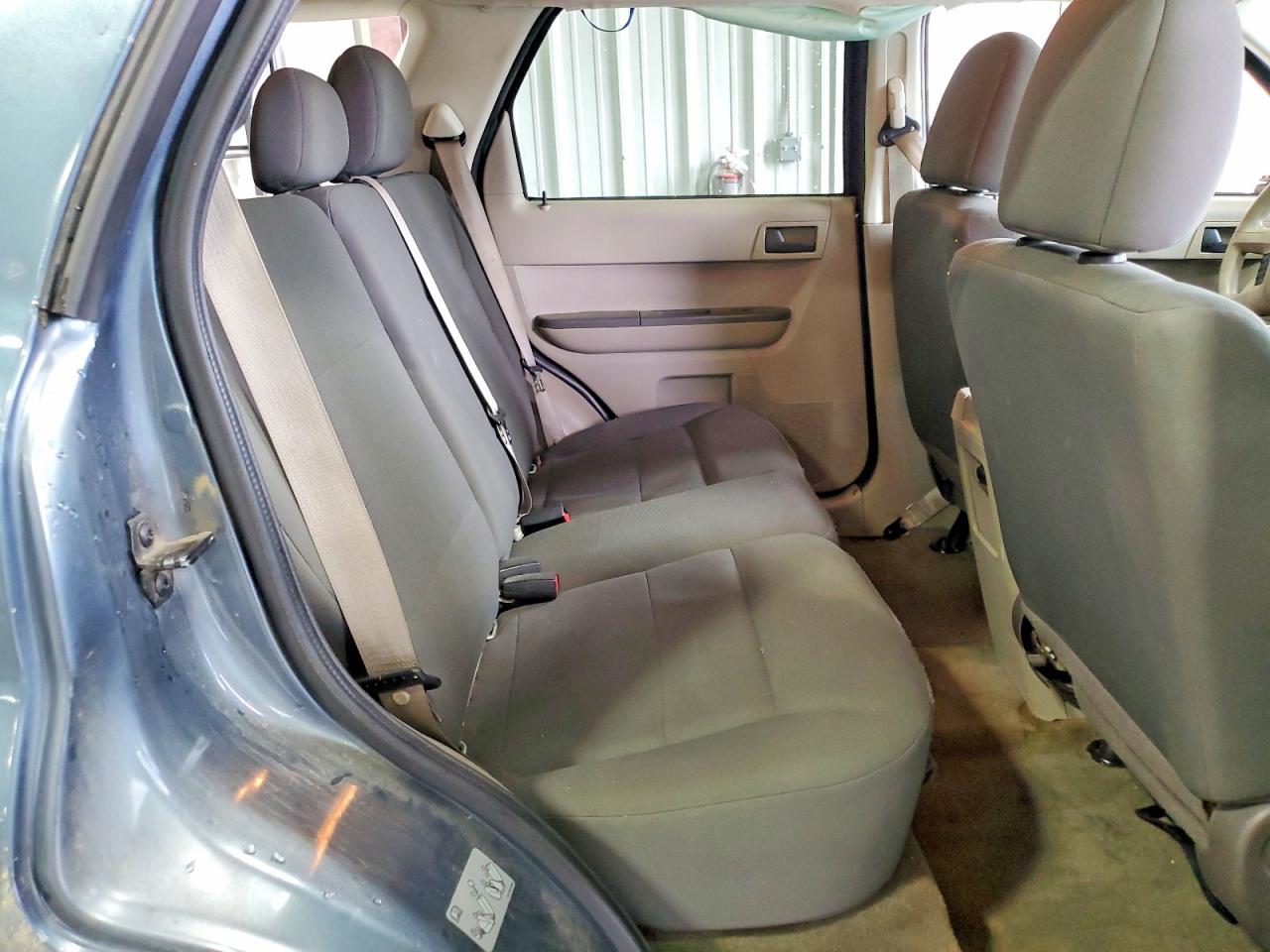 2010 FORD ESCAPE XLS photo 31