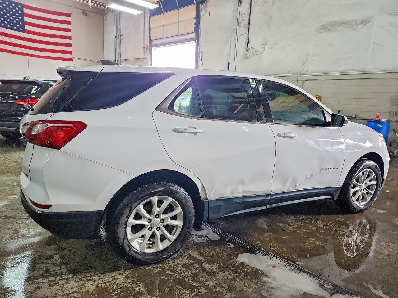 2019 CHEVROLET EQUINOX LT photo 3