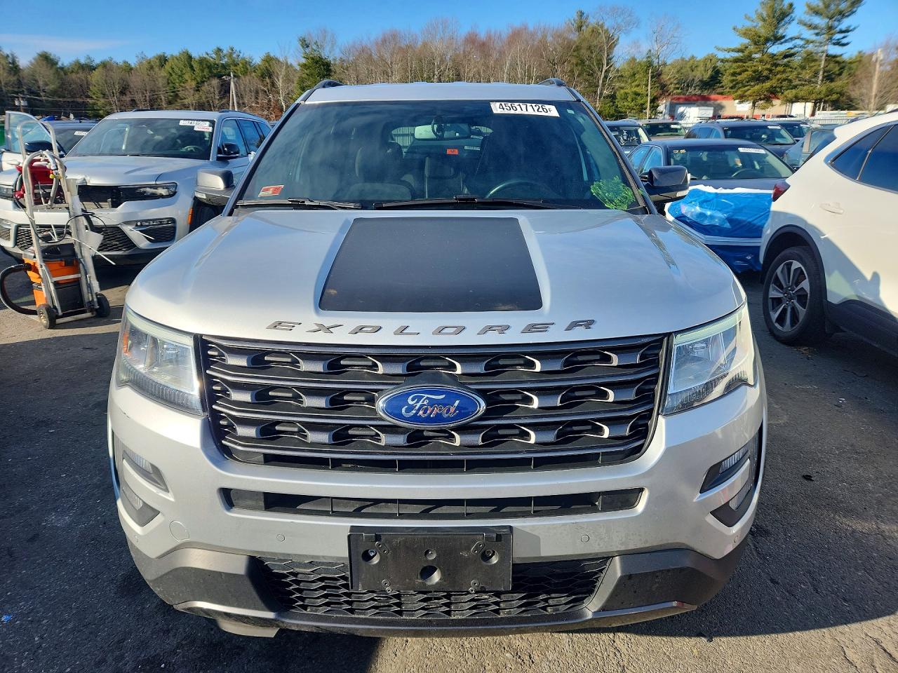 2017 FORD EXPLORER XLT photo 9