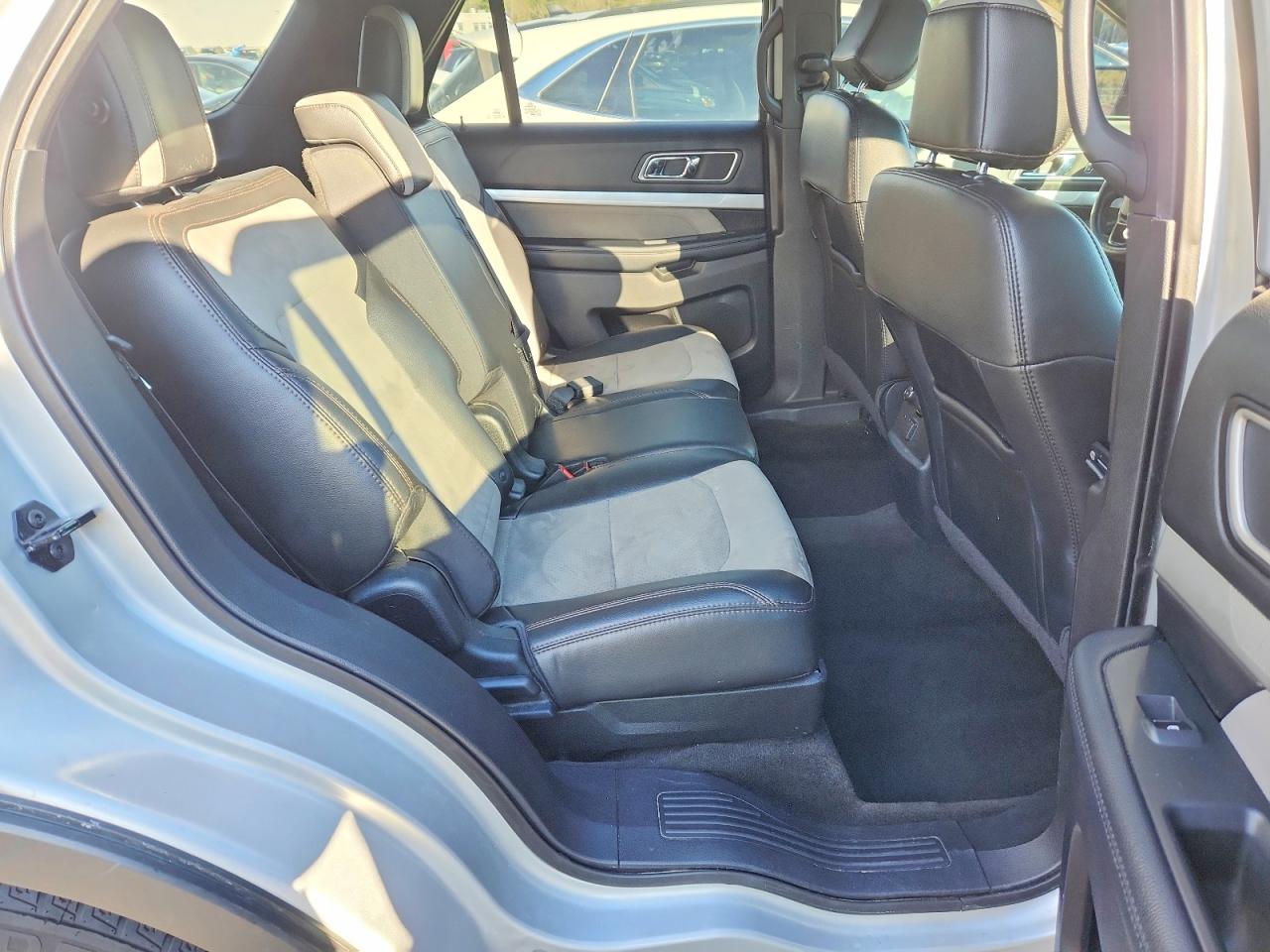 2017 FORD EXPLORER XLT photo 21
