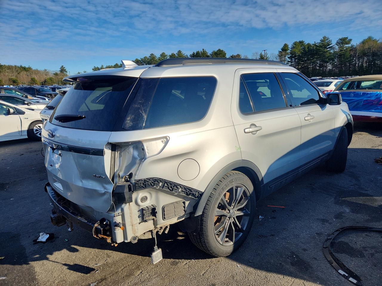 2017 FORD EXPLORER XLT photo 5