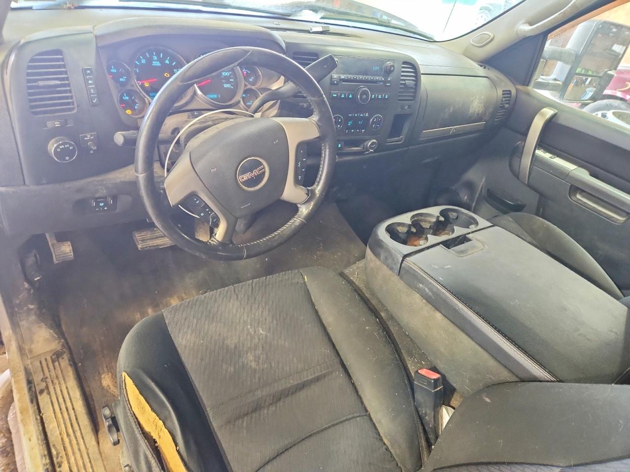 2011 GMC SIERRA K2500 SLE photo 15