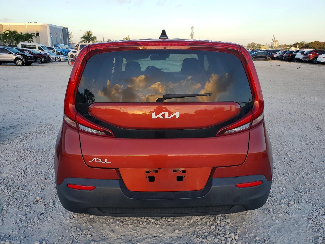 2022 KIA SOUL LX photo 6