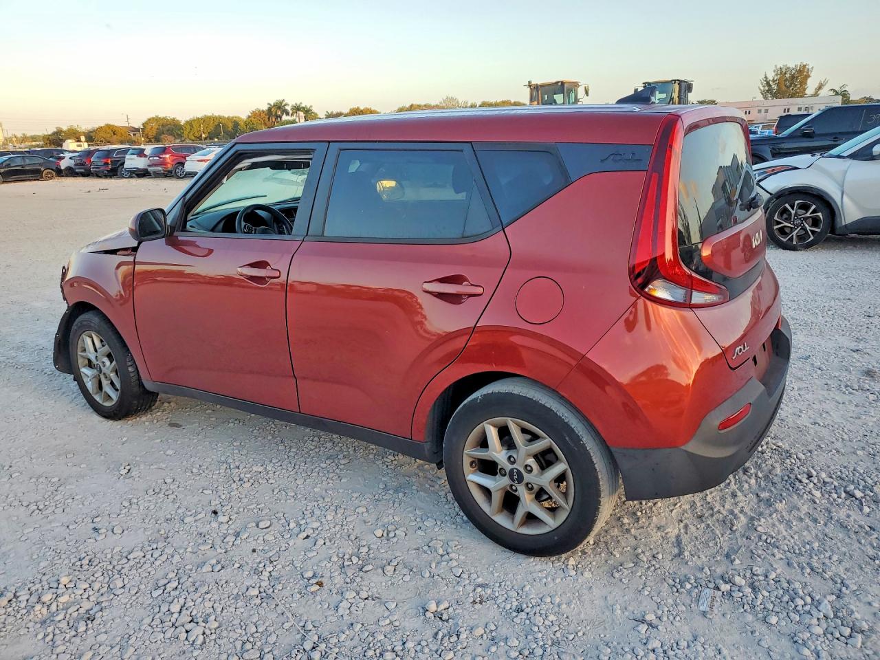2022 KIA SOUL LX photo 2