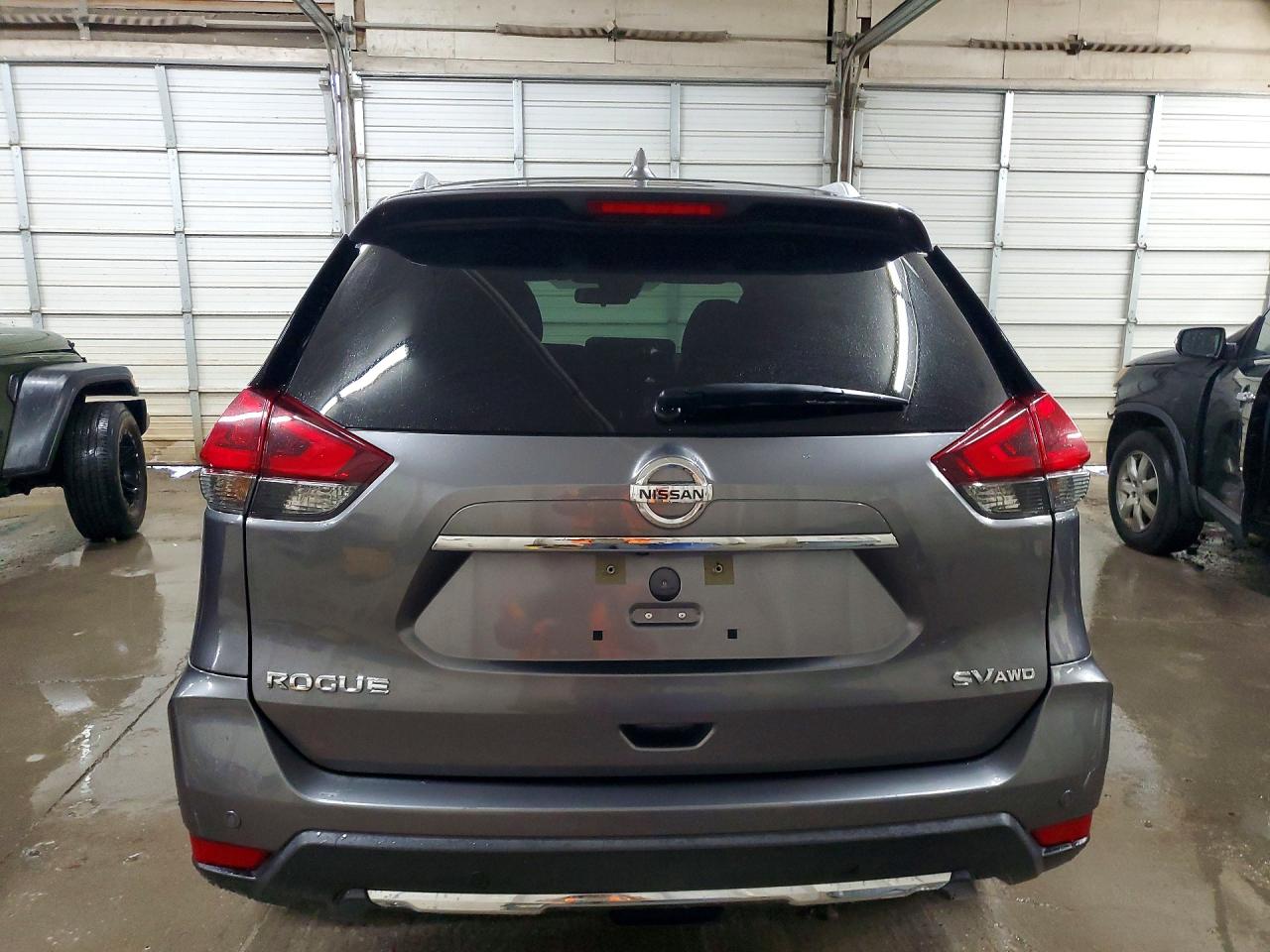 2019 NISSAN ROGUE SV photo 16