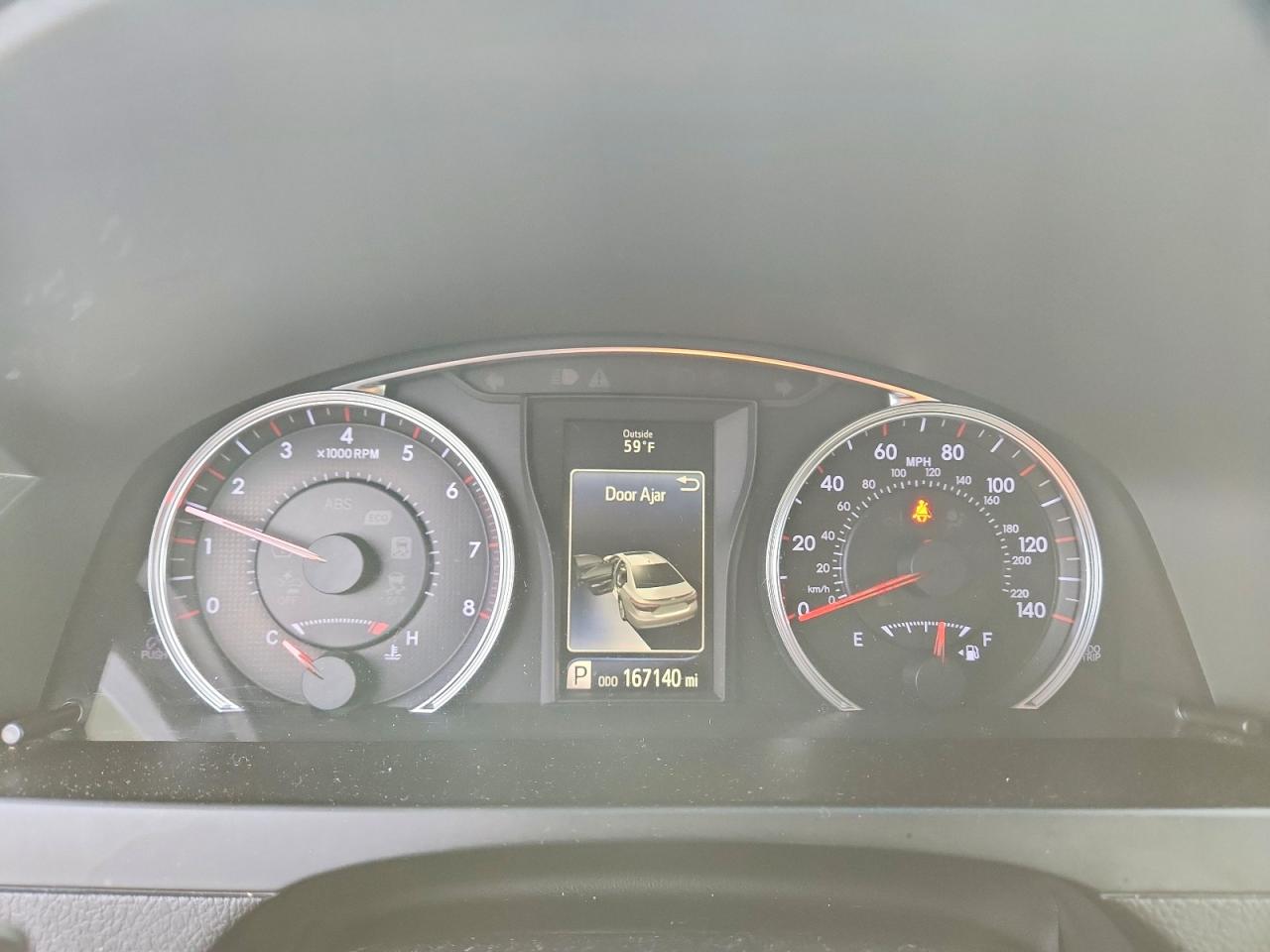 2016 TOYOTA CAMRY SE photo 25