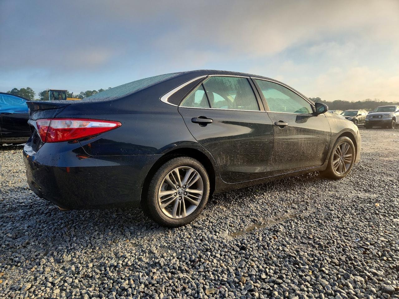 2016 TOYOTA CAMRY SE photo 7