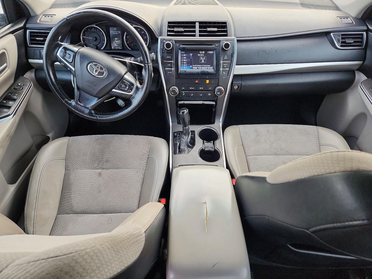 2016 TOYOTA CAMRY SE photo 22