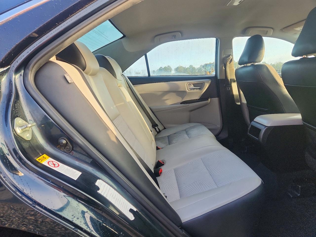 2016 TOYOTA CAMRY SE photo 28
