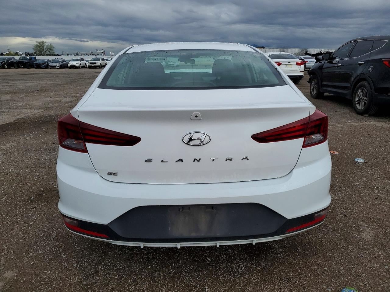 2019 HYUNDAI ELANTRA SE photo 6