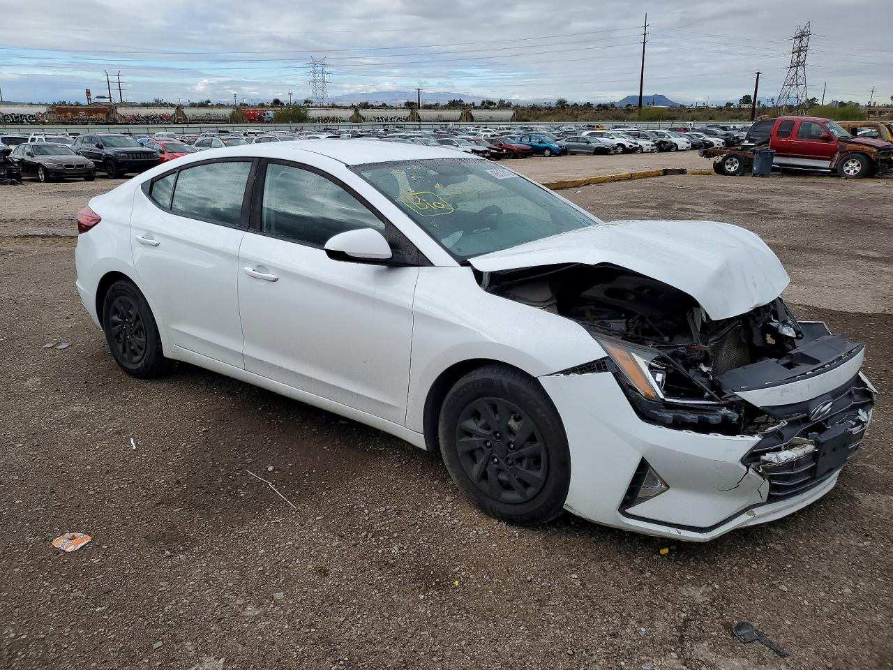 2019 HYUNDAI ELANTRA SE photo 4