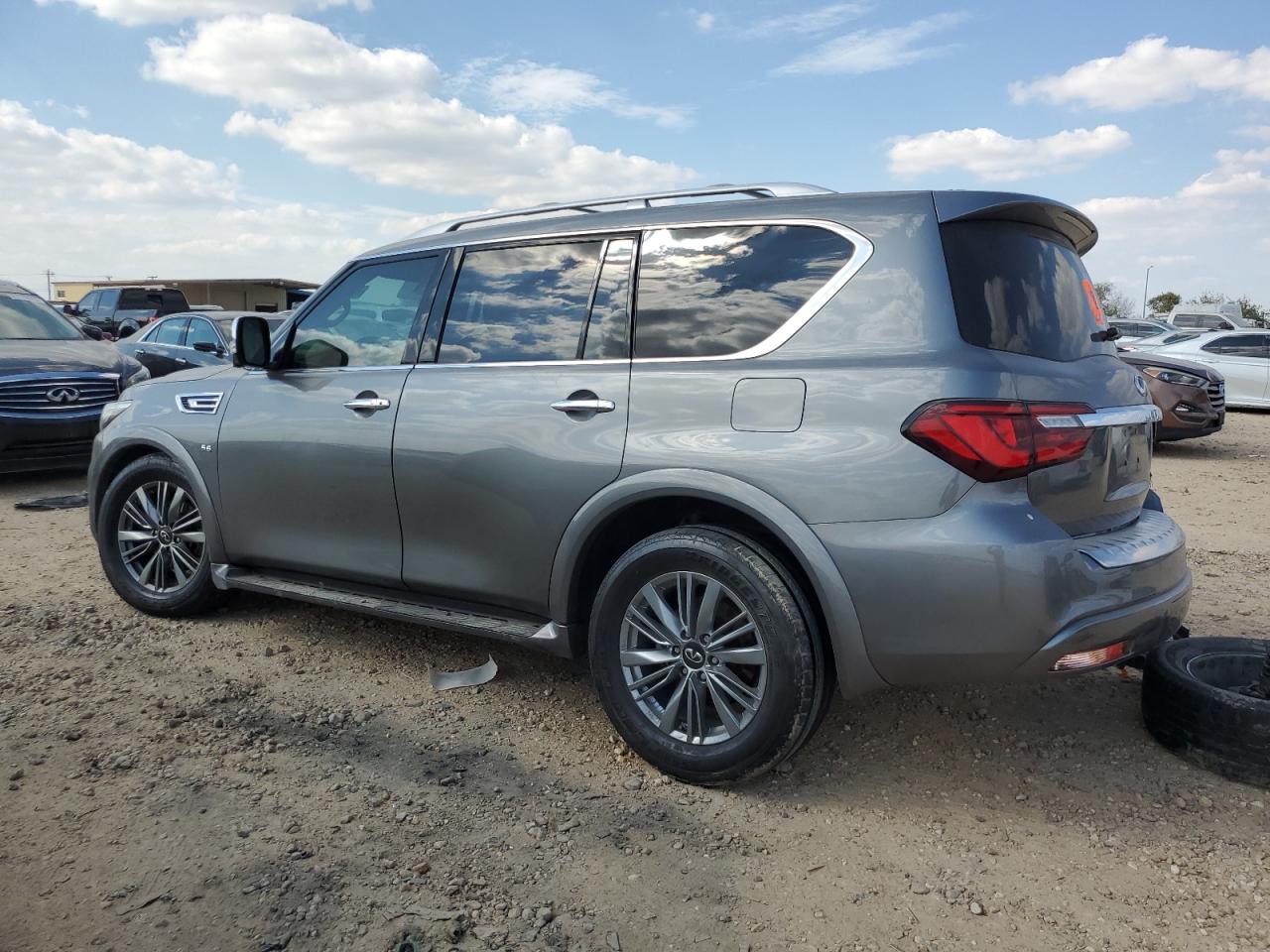 2018 INFINITI QX80 BASE photo 3