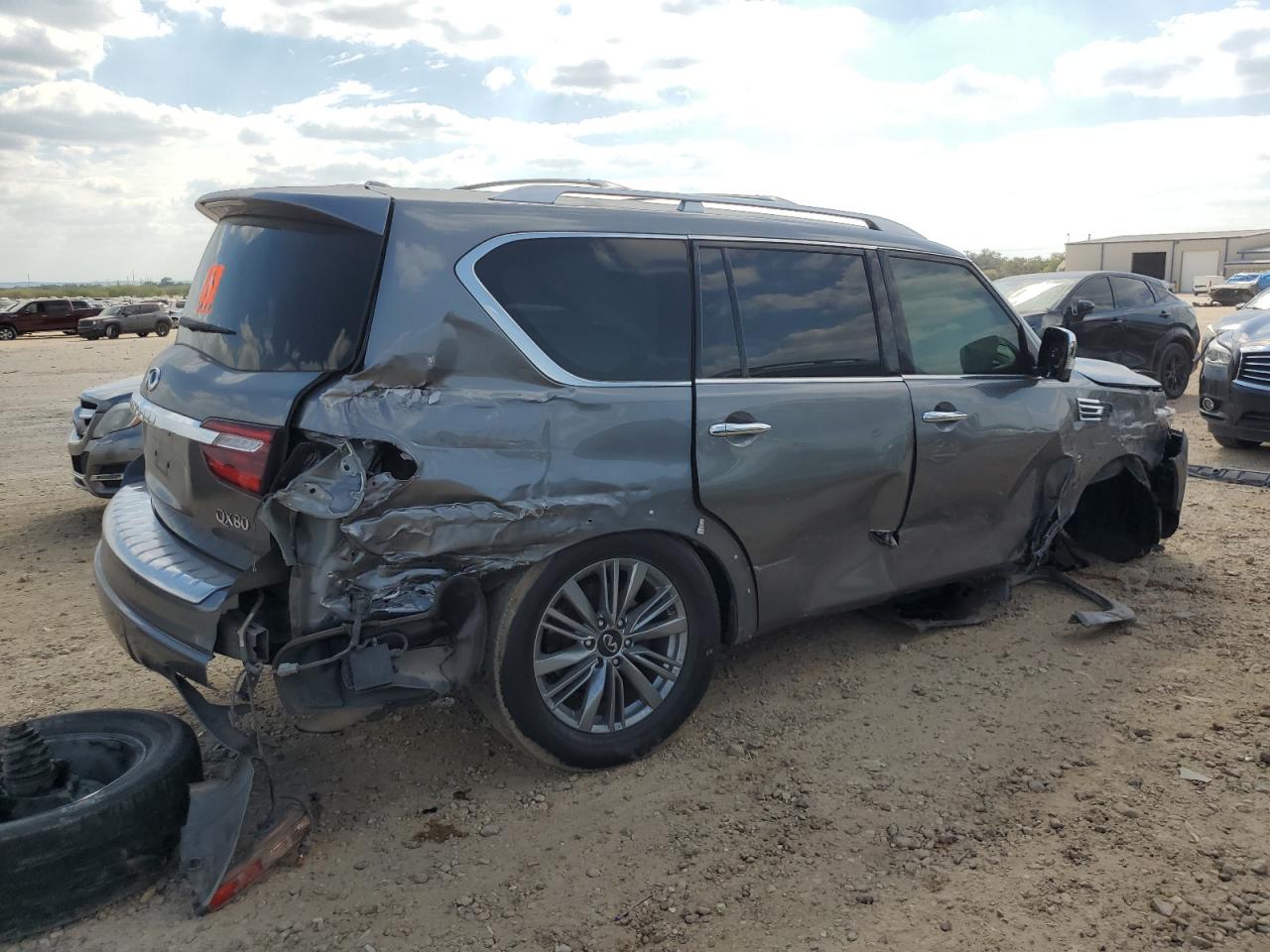 2018 INFINITI QX80 BASE photo 5