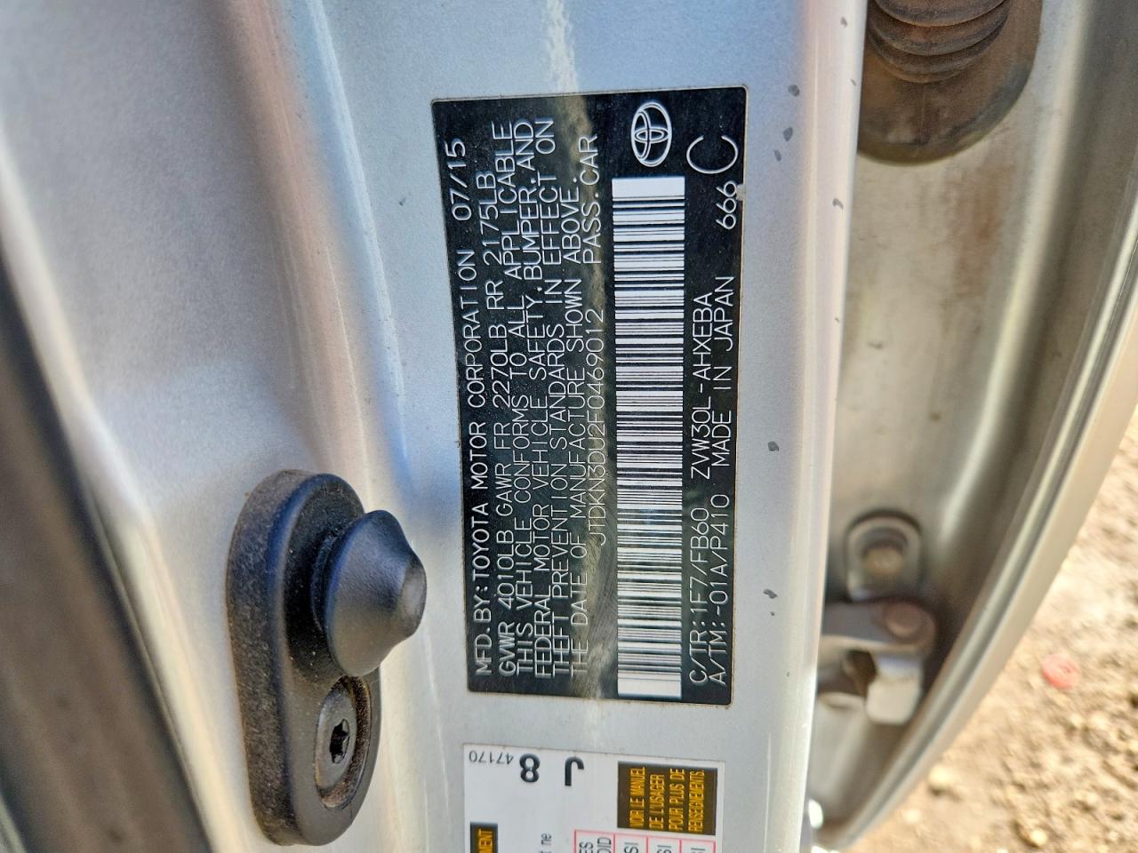 2015 TOYOTA PRIUS TWO photo 37