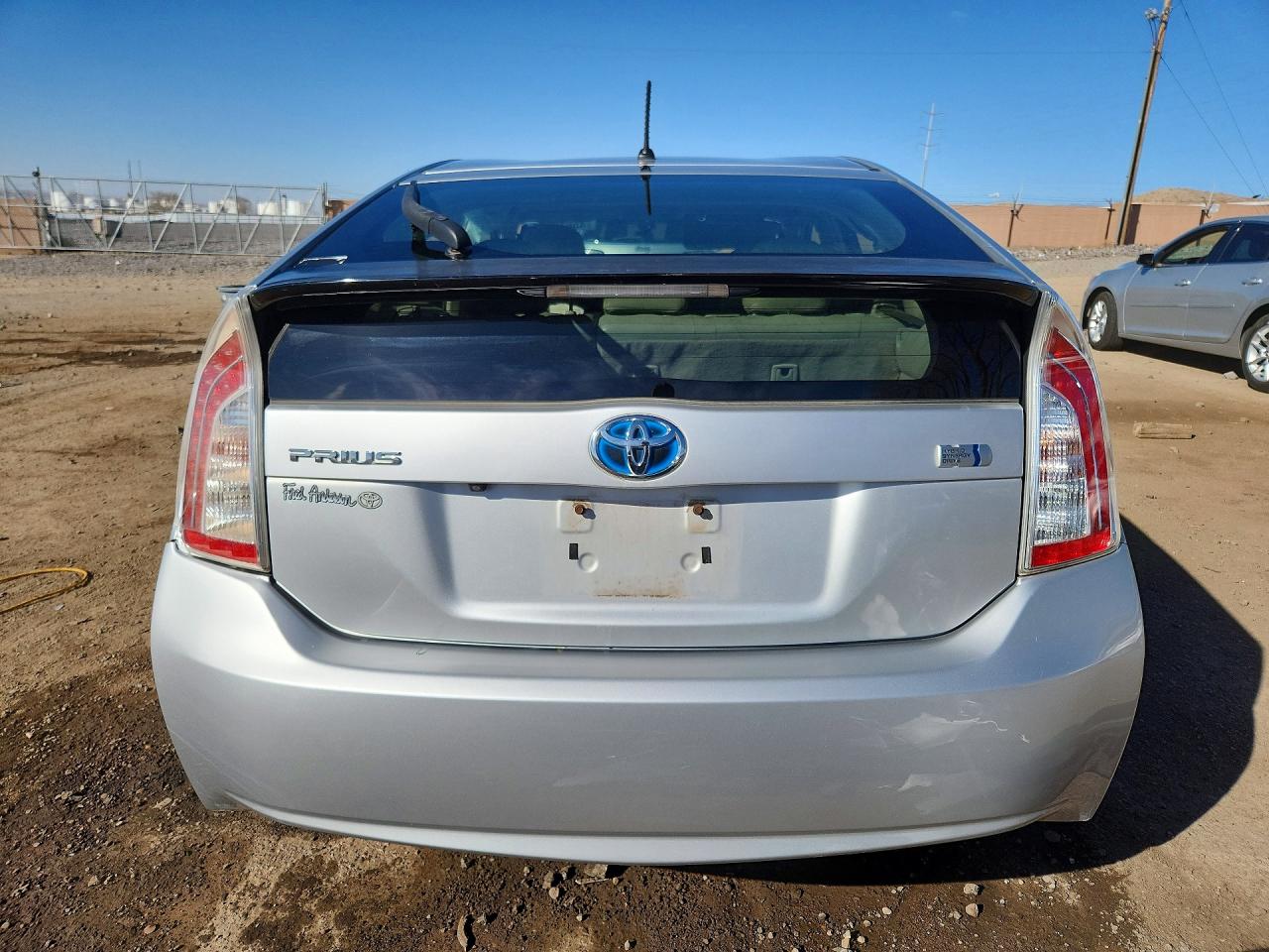 2015 TOYOTA PRIUS TWO photo 16