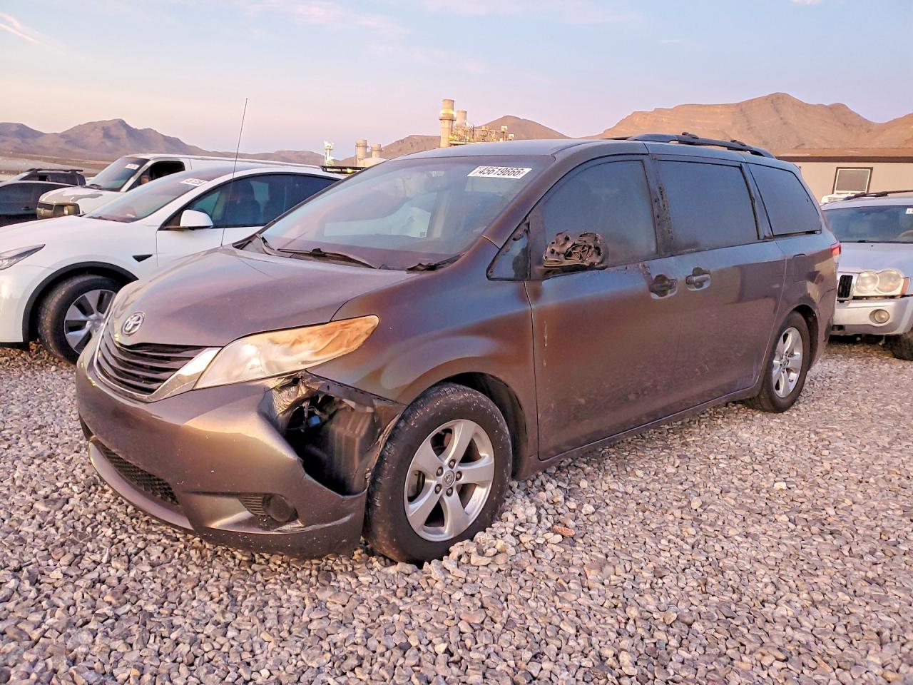 2014 TOYOTA SIENNA