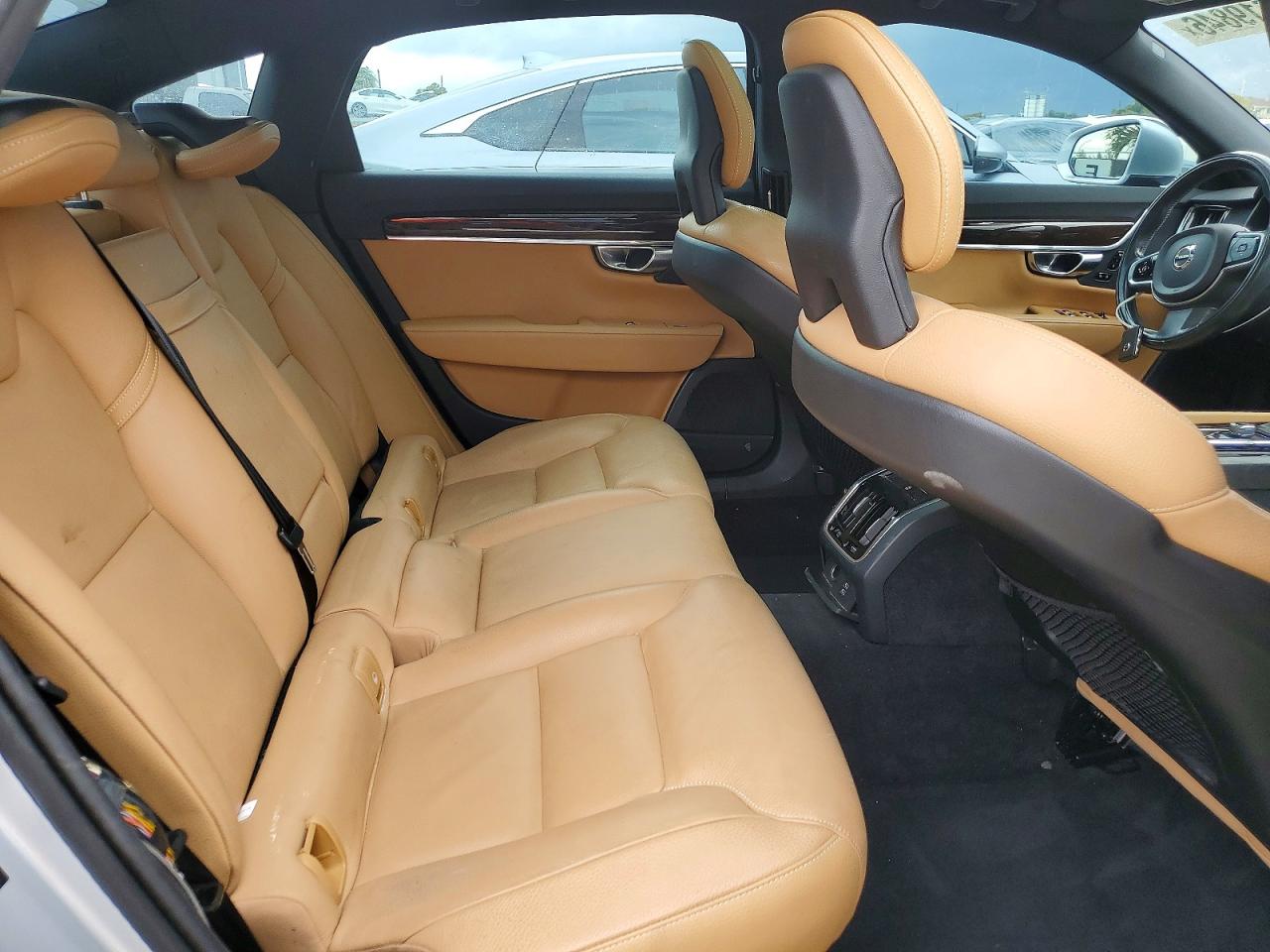 2018 VOLVO S90 T5 MOMENTUM photo 28