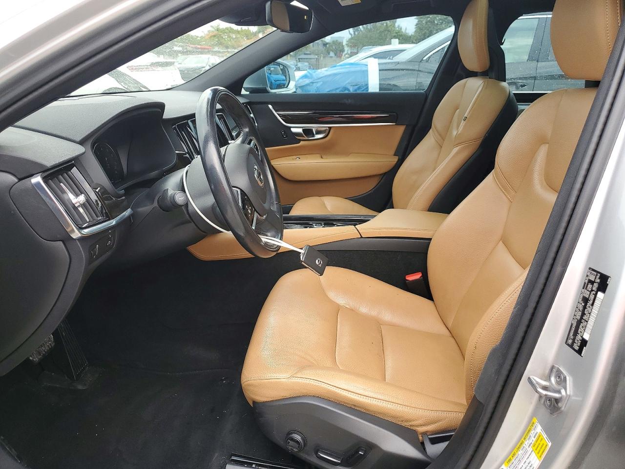 2018 VOLVO S90 T5 MOMENTUM photo 19