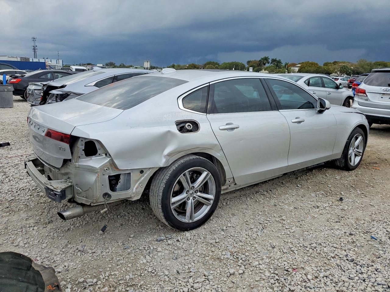 2018 VOLVO S90 T5 MOMENTUM photo 7