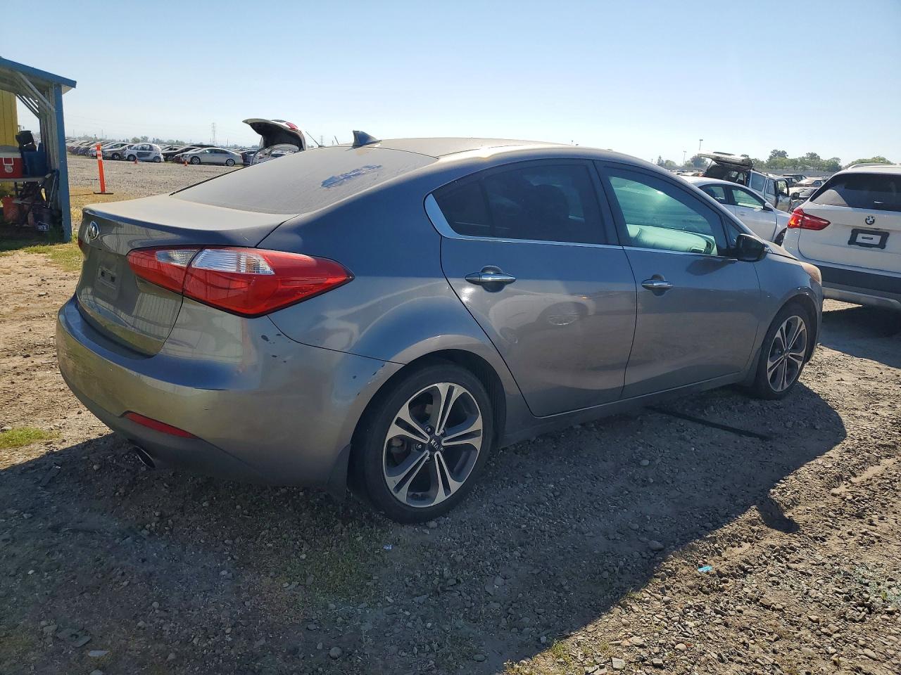 2014 KIA FORTE photo 3