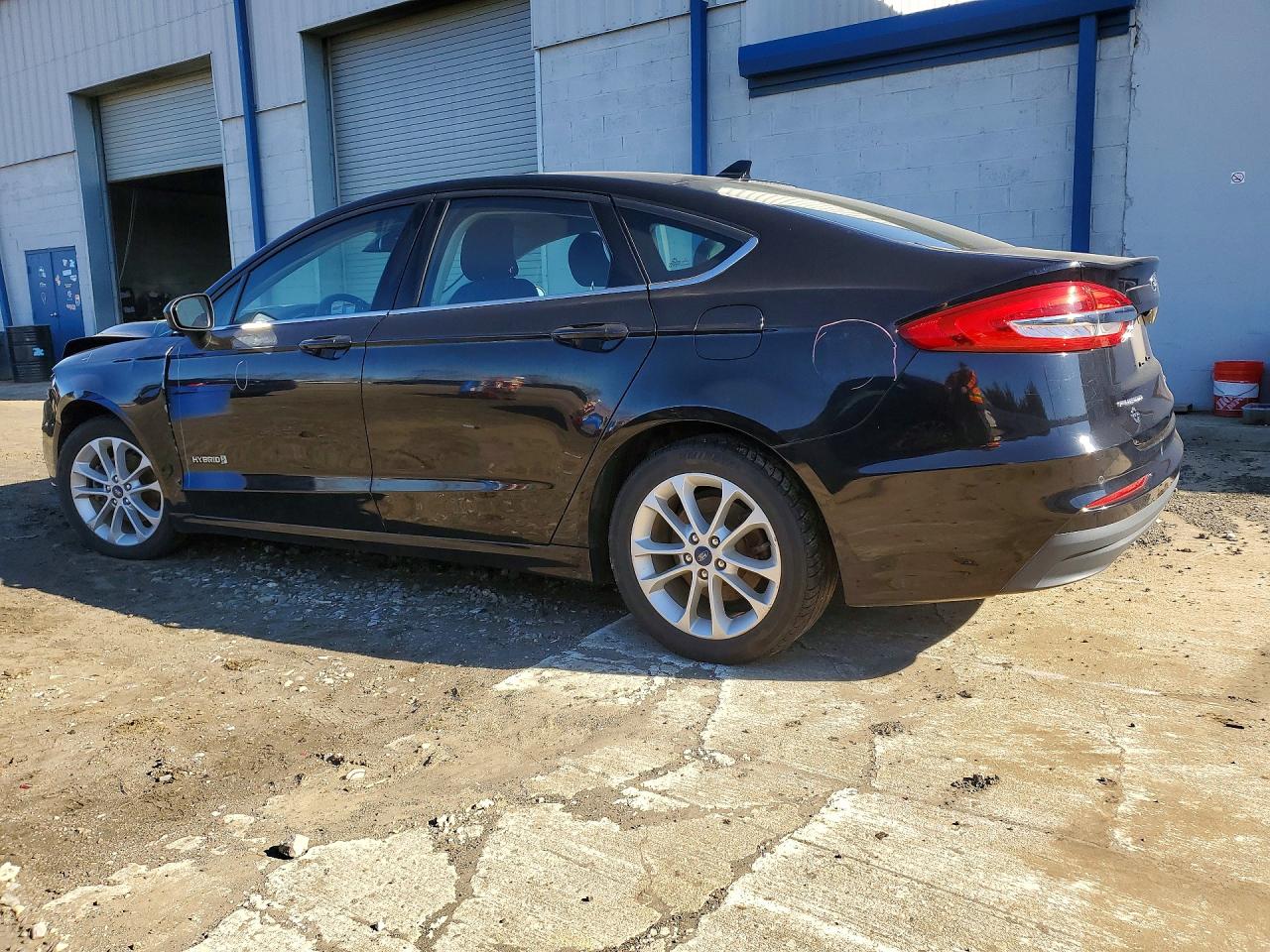 2019 FORD FUSION SE photo 2