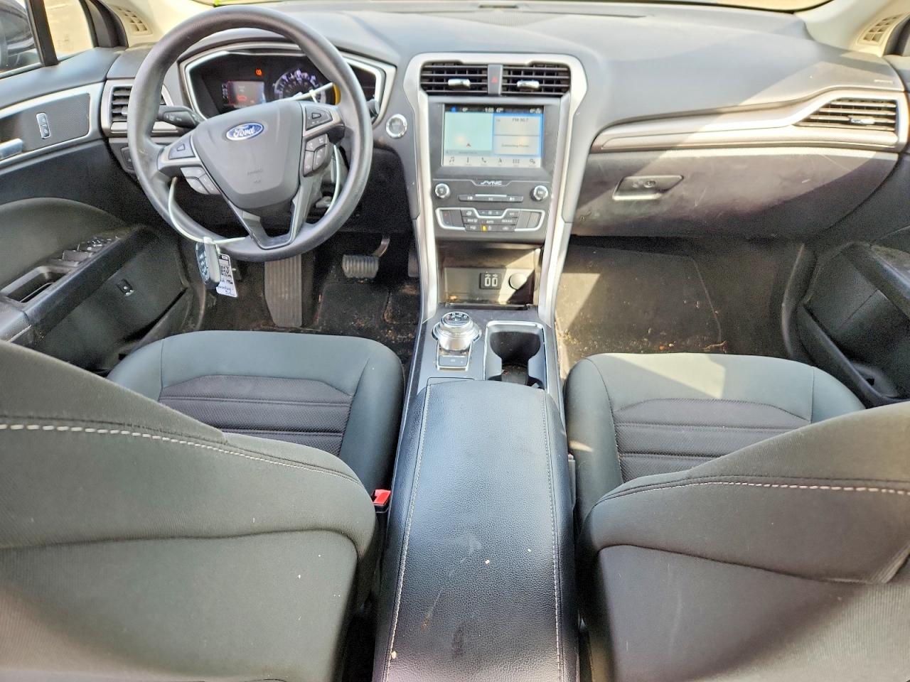 2019 FORD FUSION SE photo 8
