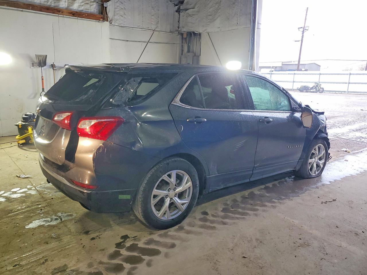 2018 CHEVROLET EQUINOX photo 3