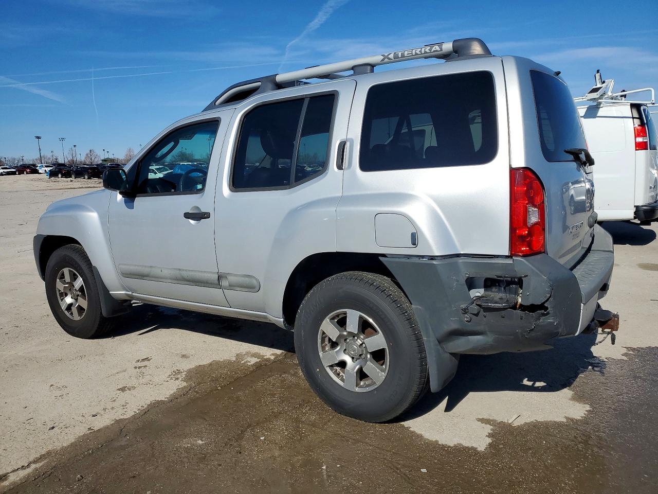 2011 NISSAN XTERRA X photo 2