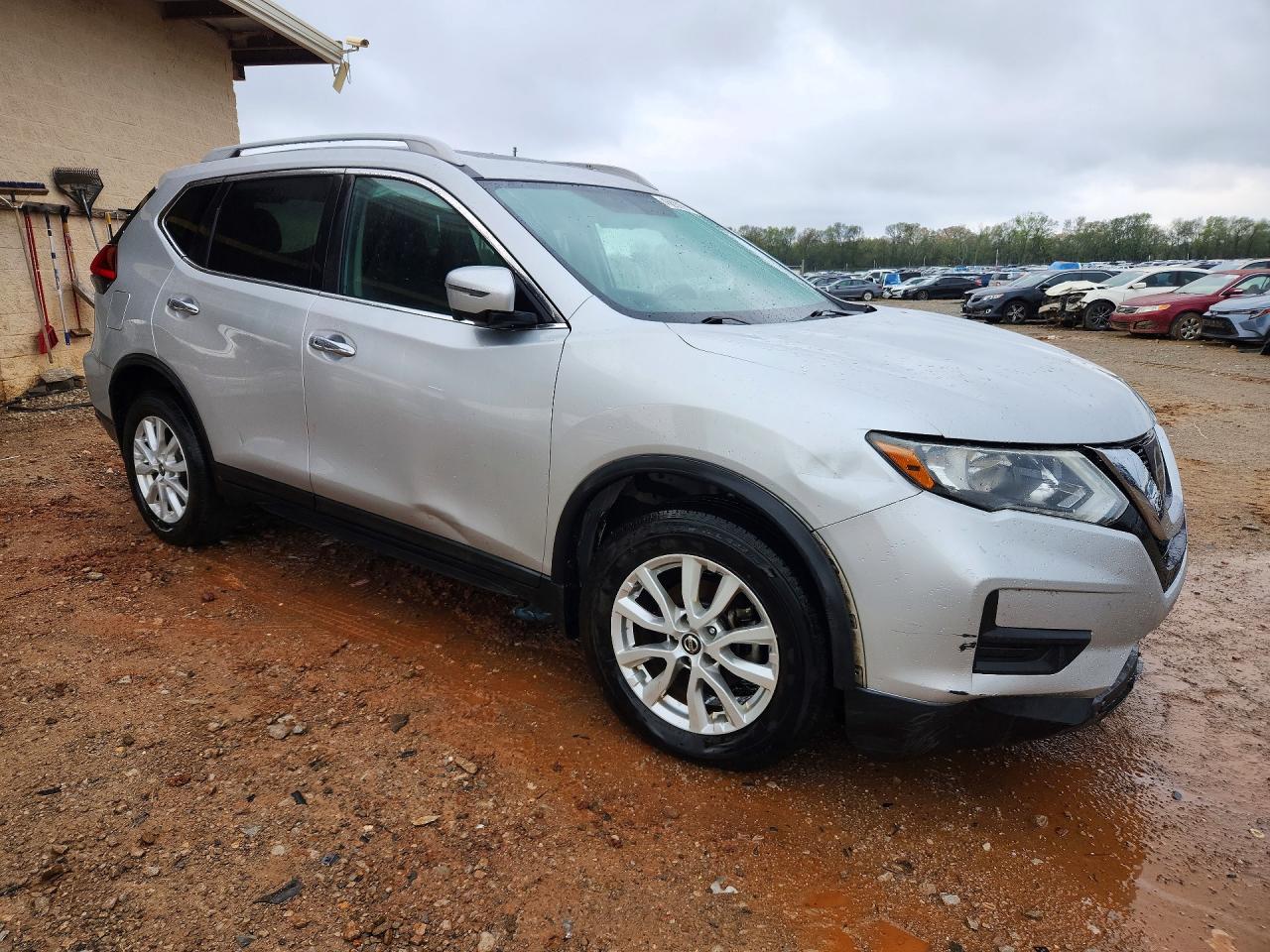 2017 NISSAN ROGUE SV photo 4