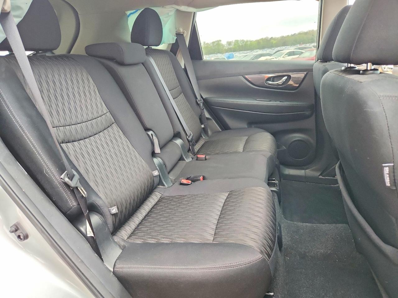 2017 NISSAN ROGUE SV photo 11